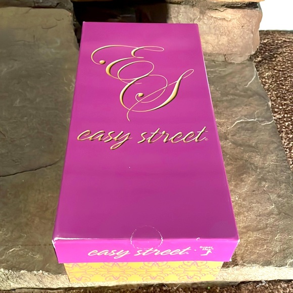 Easy Street Women’s Waive Black - Picture 7 of 9